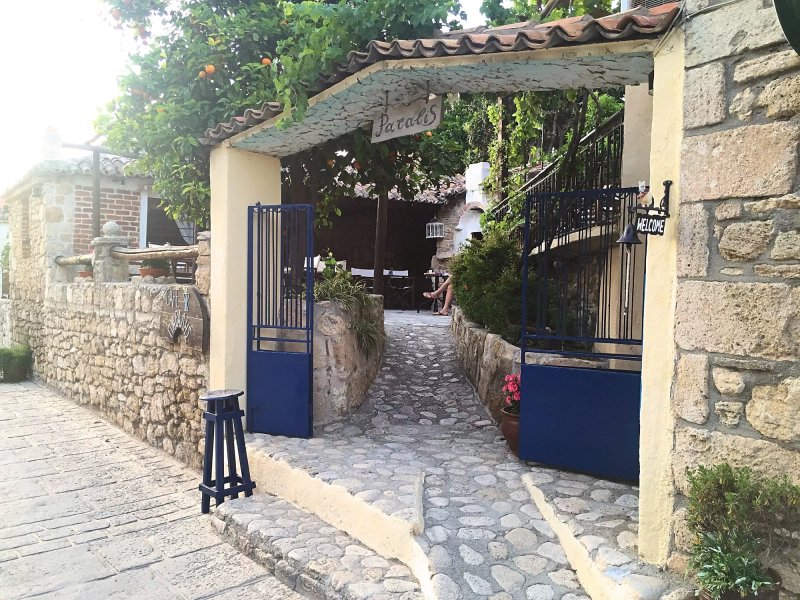 Cafe Bar Paralis
