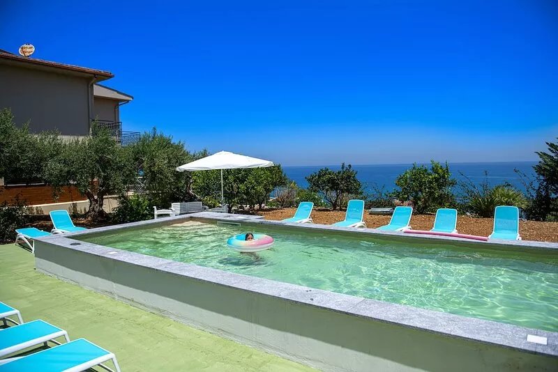 DREAM VILLA FOR THE ENTIRE FAMILY. WHAT A GREAT PLACE  FOR SPECIAL REUNION