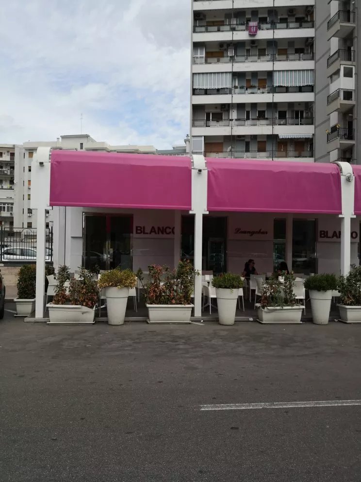 Blanco Lounge Bar