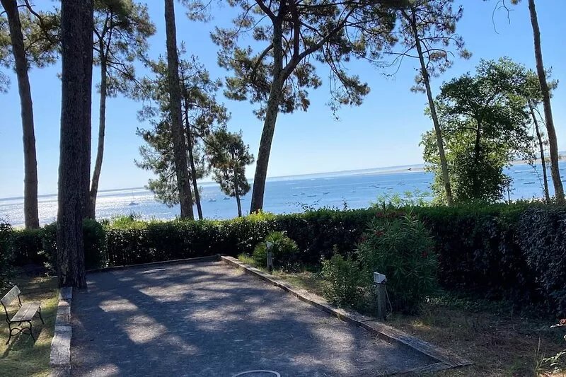 Stunning Wooden Villa with Panoramic Sea View, Jacuzzi, 100m from beach