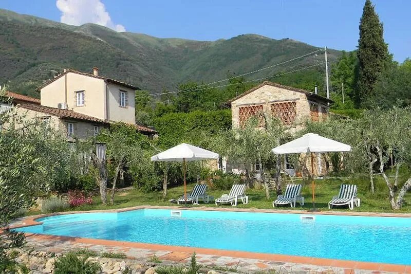 Casa Torretta at Borgo4case - antico rustico in pietra, immerso nella natura