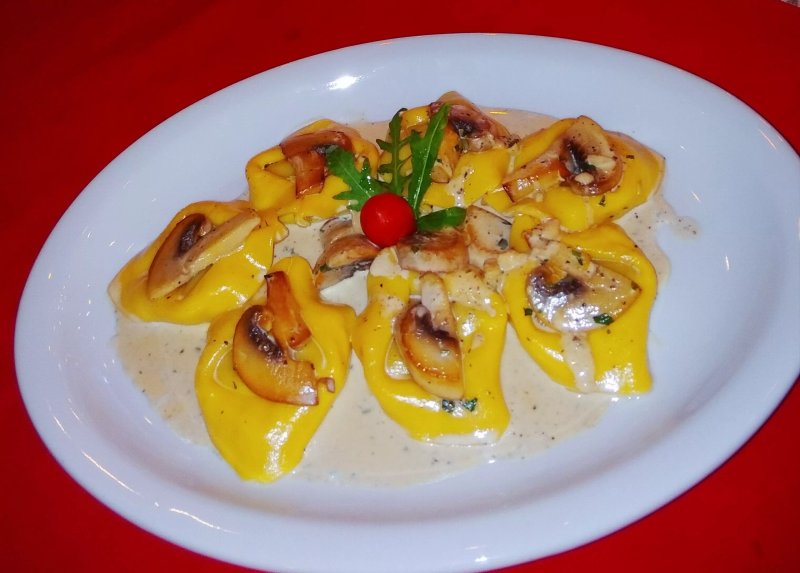 Makaronaki Italian Spot