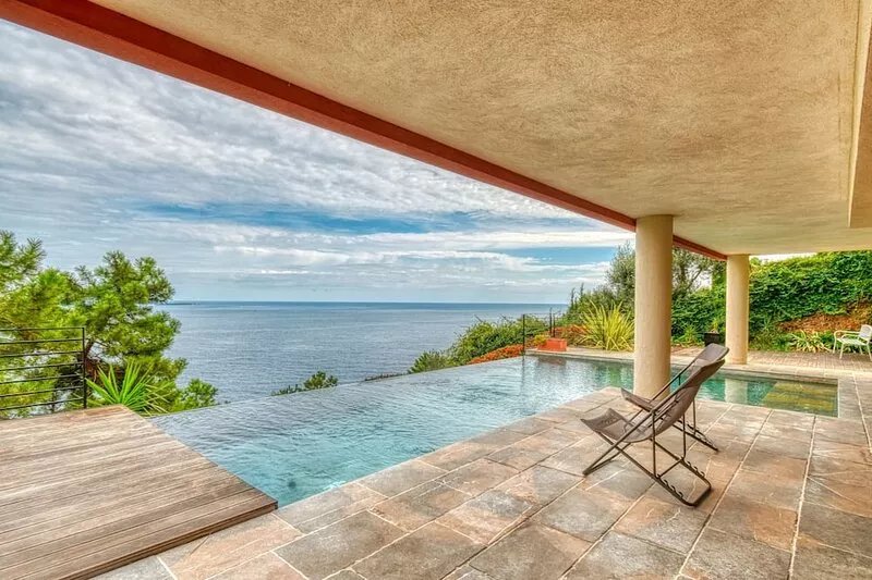 Exceptionnal Villa - infinity pool, sea views, next to Pierre Cardin palace