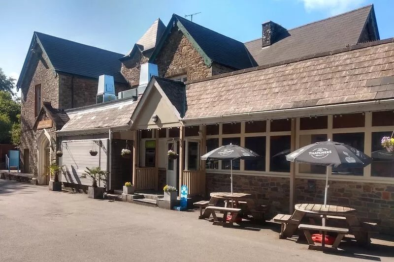 Bideford Bay Buck's Cross Devon chalet own patio on well maintained holiday park