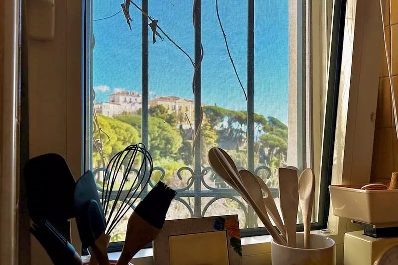 Villa Indipendente Panoramica Immersa in un Giardino Mediterraneo di 700 mq