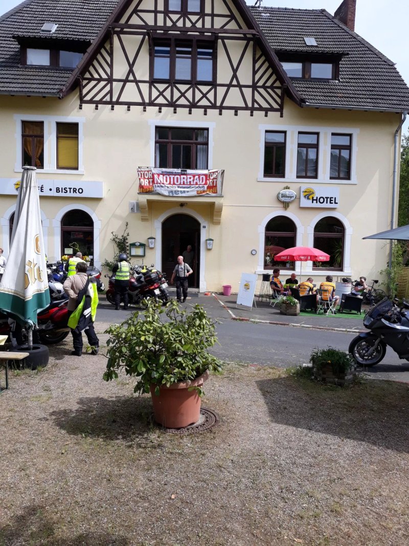 OnRoad Cafe Motorcycle Hotel