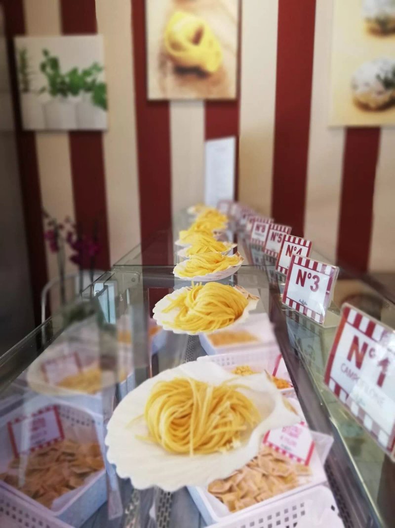 Mani in Pasta
