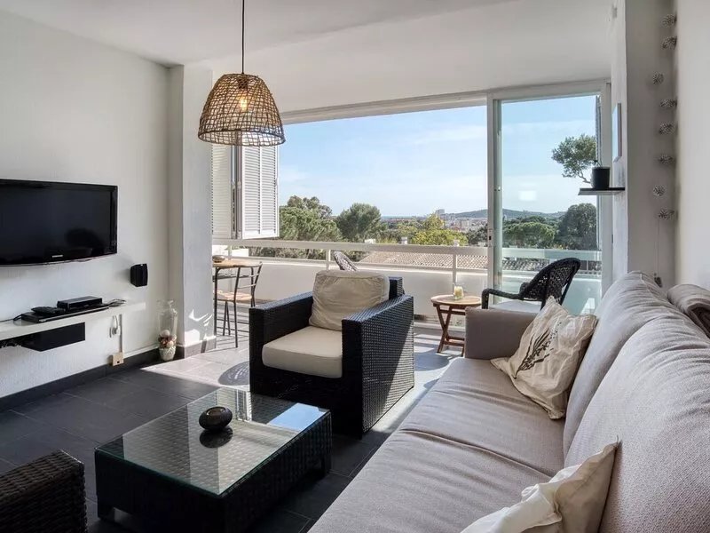 APARTMENT WITH POOL, GARAGE, WIFI AND CAPACITY FOR 5 PEOPLE