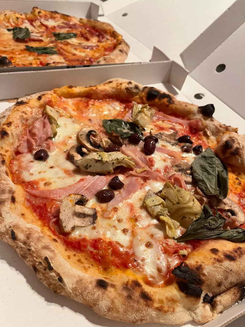 Pizza & Pizza