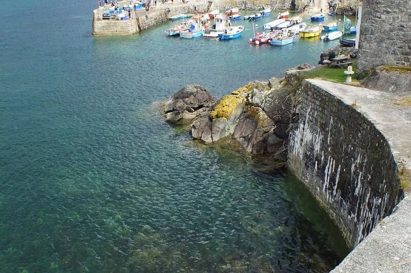 Fisherman’s cottage 100 yards from the sea with log burner and own parking
