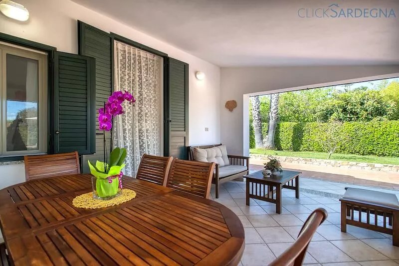 ClickSardinia Villa with garden near the beach with 4 rooms AC/WiFi