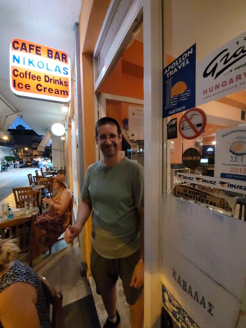 Nikolas Cafe-Bar