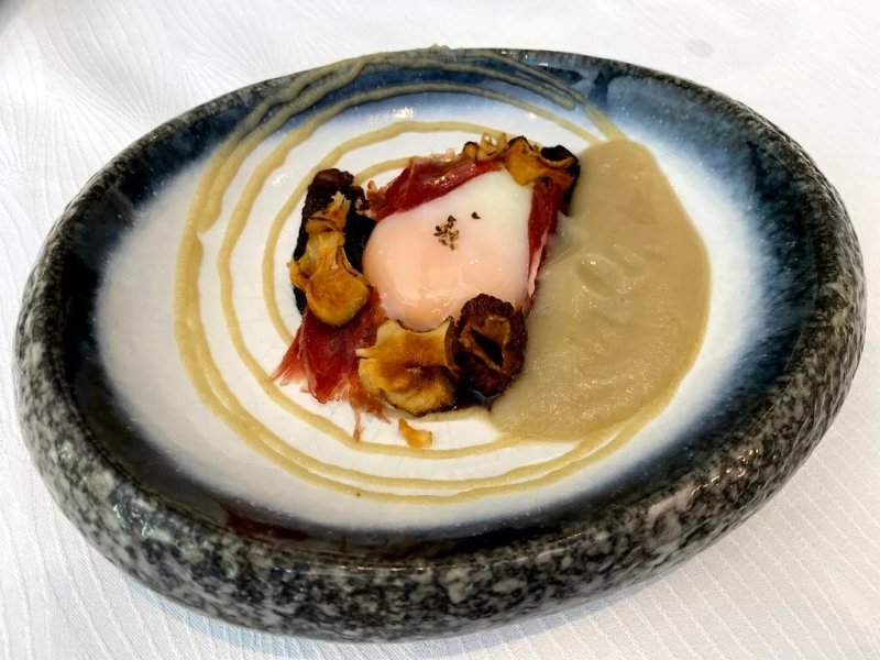 Restaurant L'Hibiscus by Jeremy Lasserre