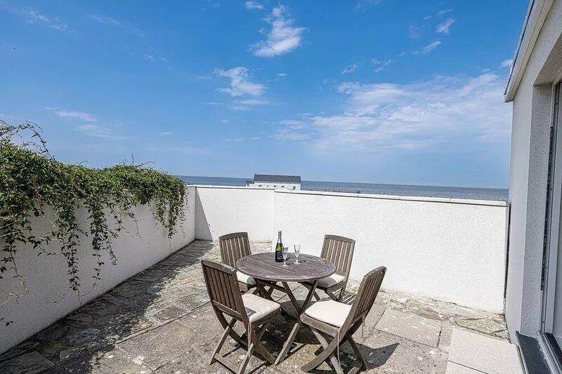 Angorfa -  a coastal property that sleeps 8 guests  in 4 bedrooms