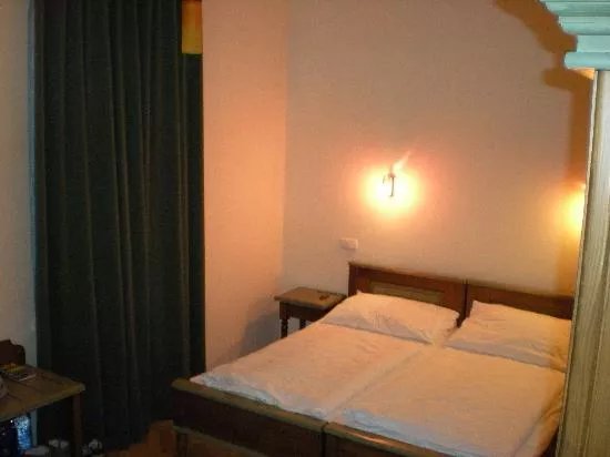 Winston Churchill Hotel