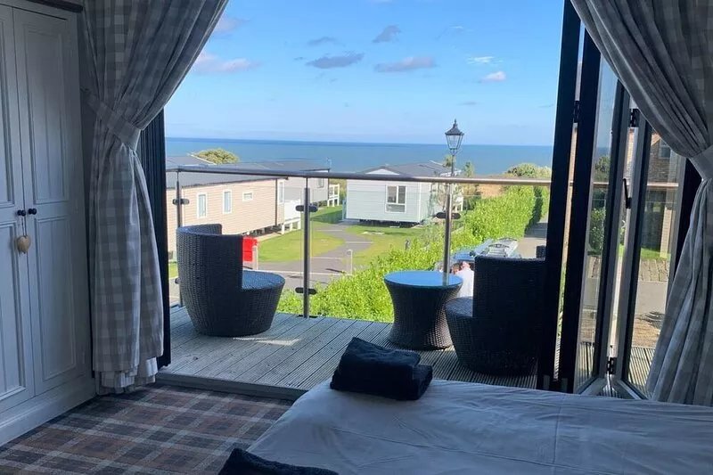 The Lookout Filey Sea view dog friendly Wifi pool parking sleeps 5 log burner