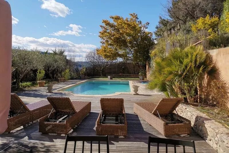 In the heart of Provence: Spacious villa with private pool and beautiful view