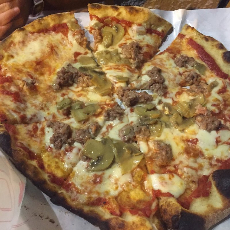 PIZZERIA da ENZO con forno a legna