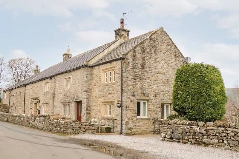 EASTBURN COTTAGE, family friendly, with open fire in Newbiggin
