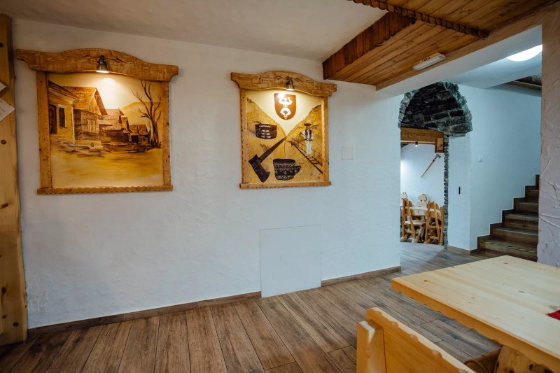 Janosikova Valaska Restauracia & Bar