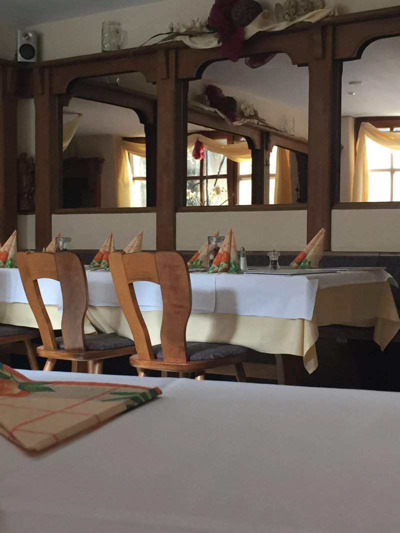 Zum Lowen Restaurant und Steakhaus