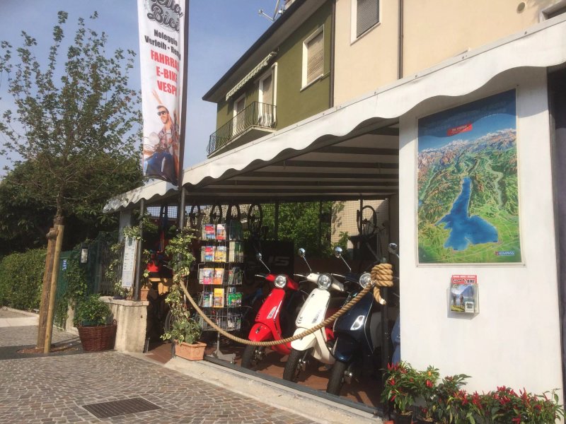 Bella Bici - Bike & Vespa Rental