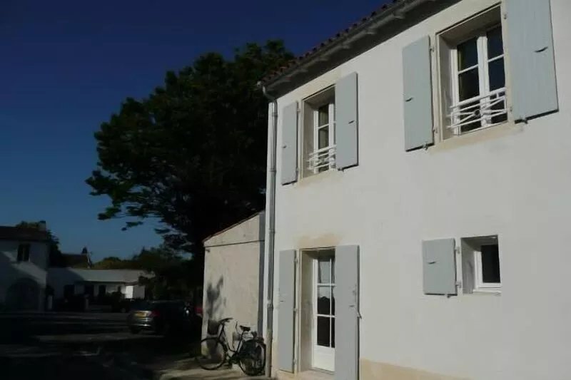 Charming new house, quiet location in the heart of St Martin de Re