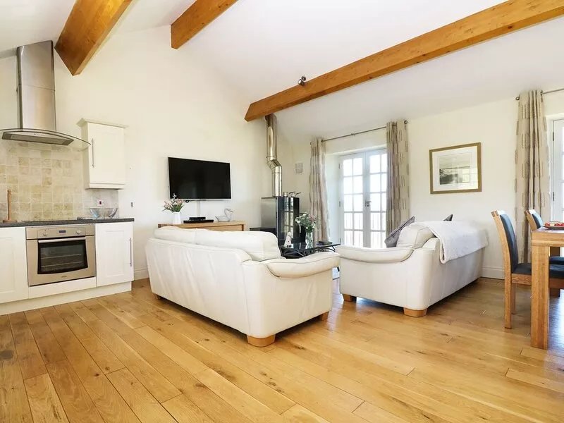 ATLANTIC VIEW, family friendly, character holiday cottage in Tintagel