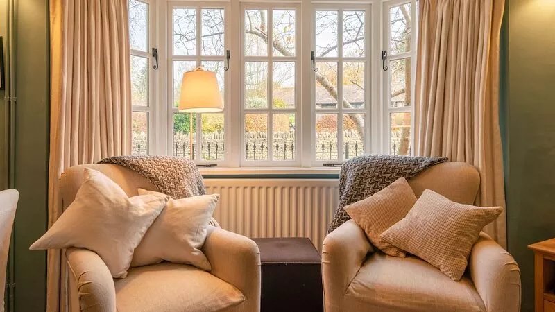 2 Manor Lodge Cottages - sleeps 4 guests  in 2 bedrooms