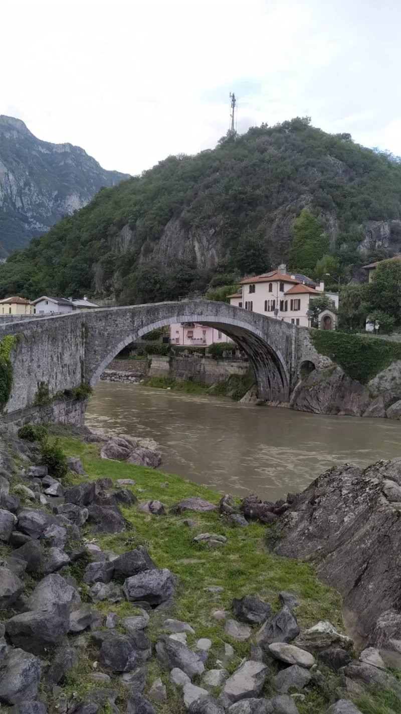 Ponte Di Montecchio