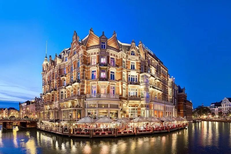 Adventure & Romance on a Classic Live-Aboard Boat in the Heart of Amsterdam