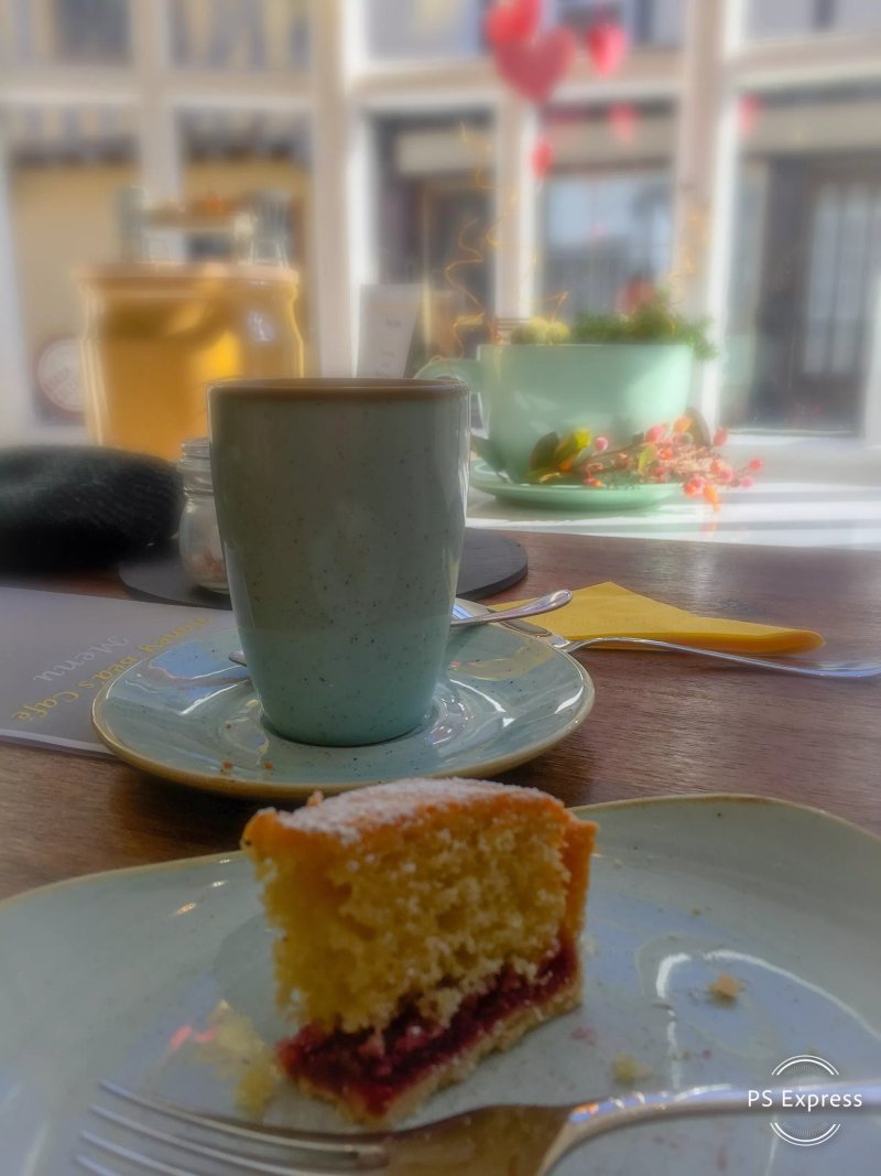 Honey Bea's Cafe