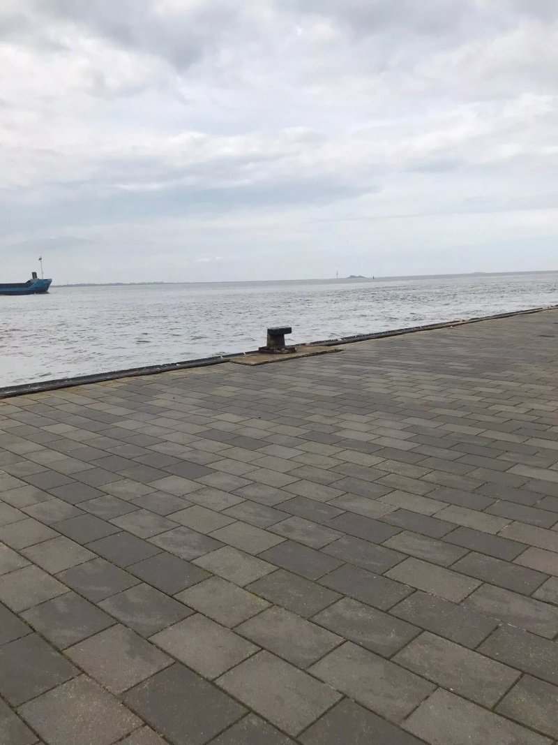 Deichpromenade Bremerhaven