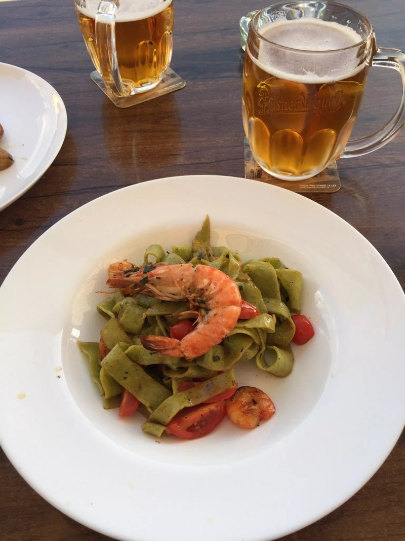MELLS cafe bar restaurant