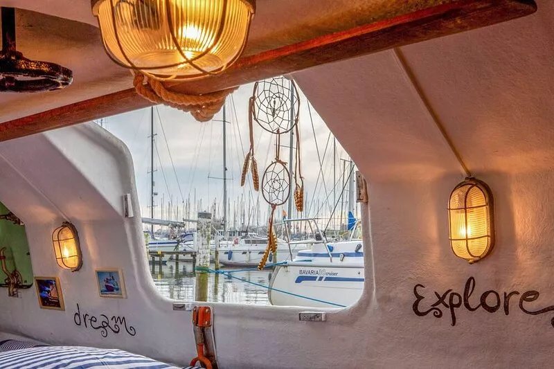 UNIQUE STAY ON THE WATER - CLOSE TO AMSTERDAM!