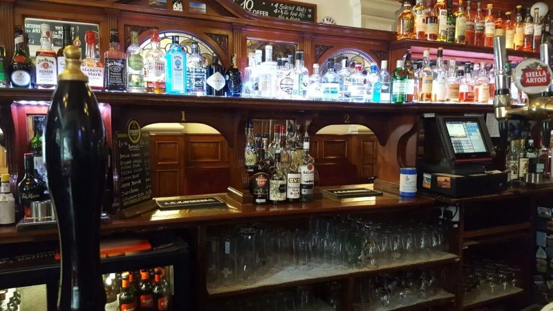 Leslies Bar
