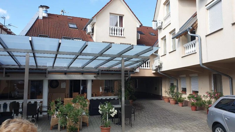 Kaiser Panzio Hotel