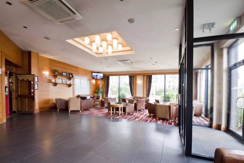 Upton Court Hotel & Holiday Cottages