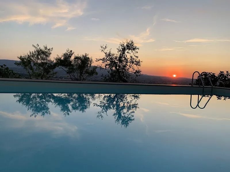 Beautiful Panoramic Views From This 17th Century House With Large 12m. Pool