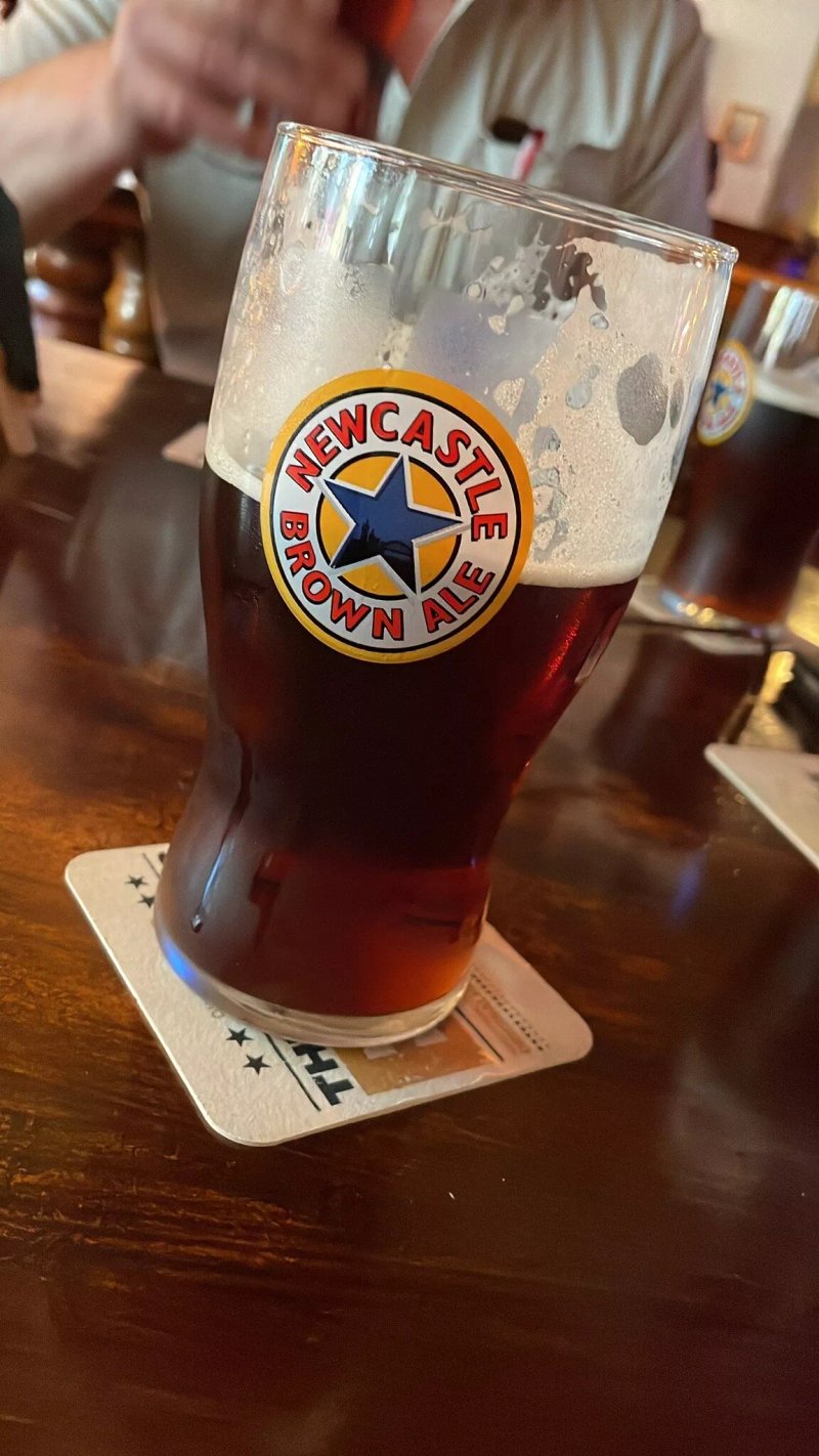 Barnies Pub