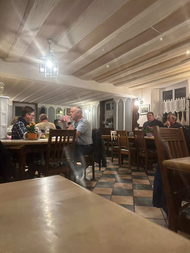 Schwarzer Bar