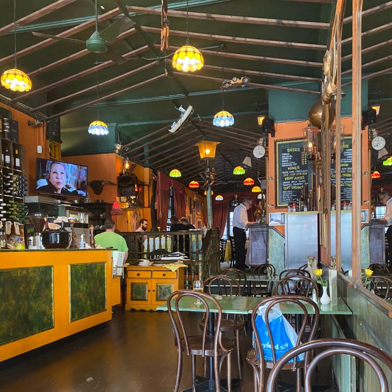 Bar 61 Restaurant