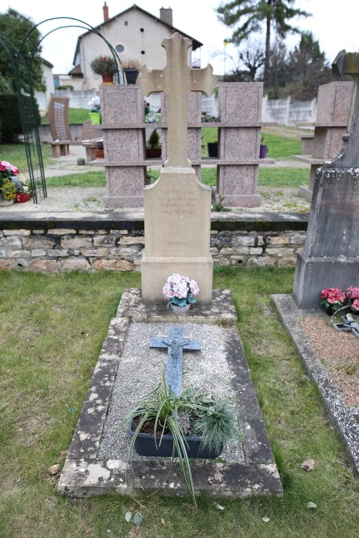 Le Cimetiere De Dracy-le-fort