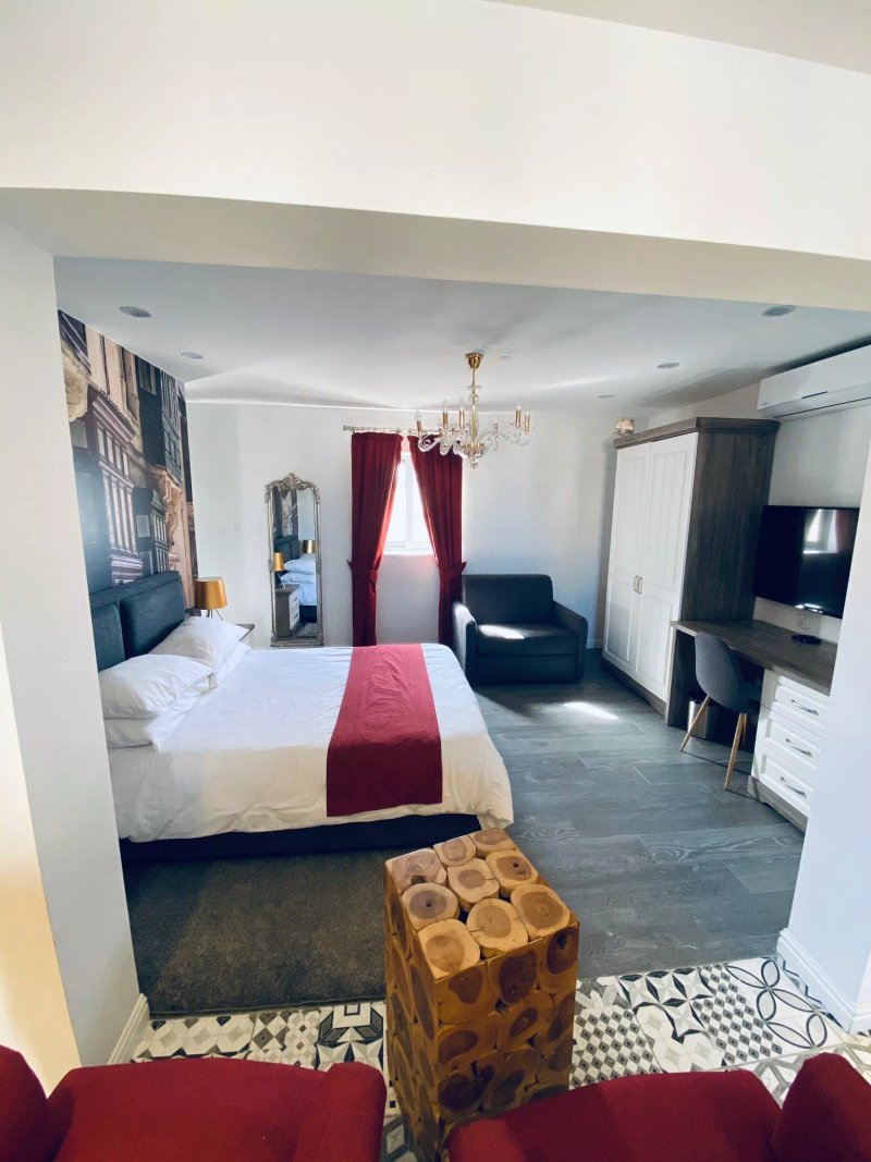 Jean de Valette Boutique Living