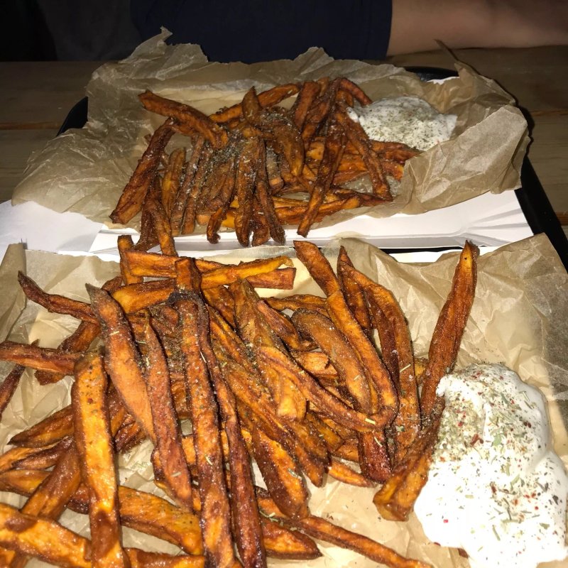 Zymft Burgers, grill & beer garden