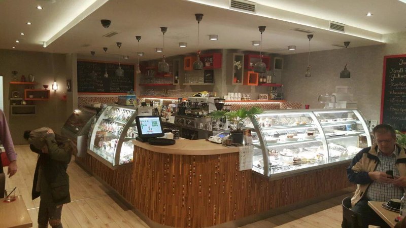 Kis Edes Patisserie and Cafe