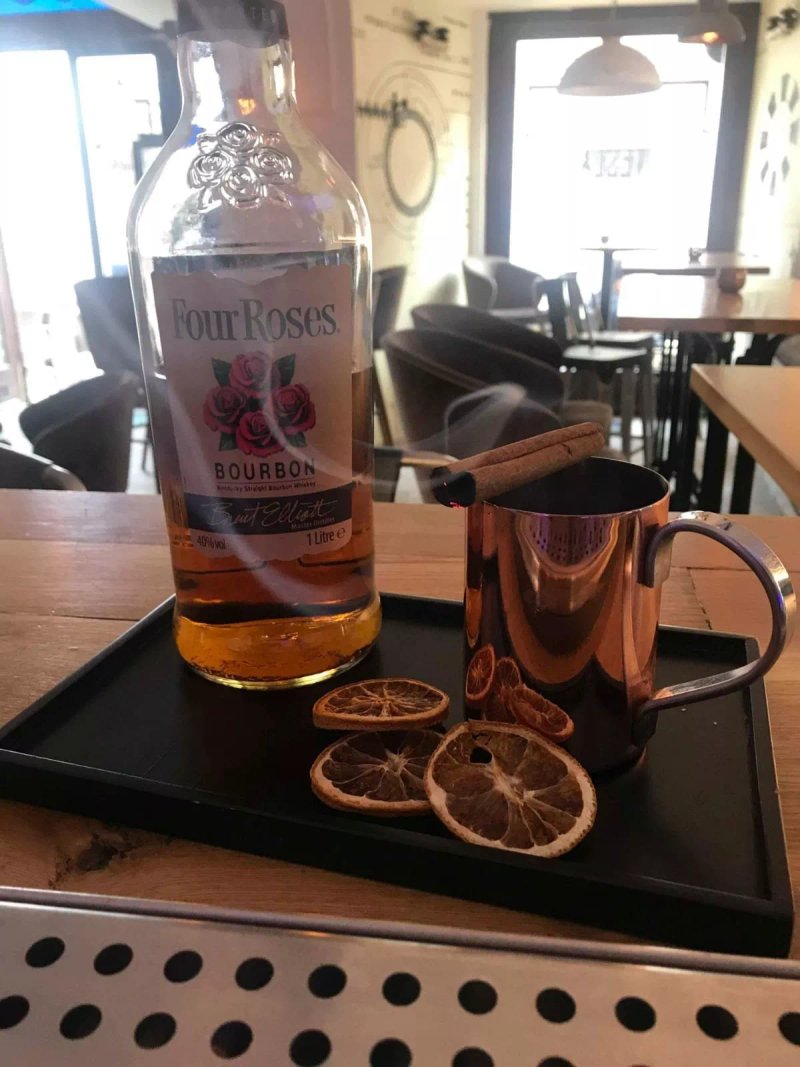 Tesla Coffee & Bar