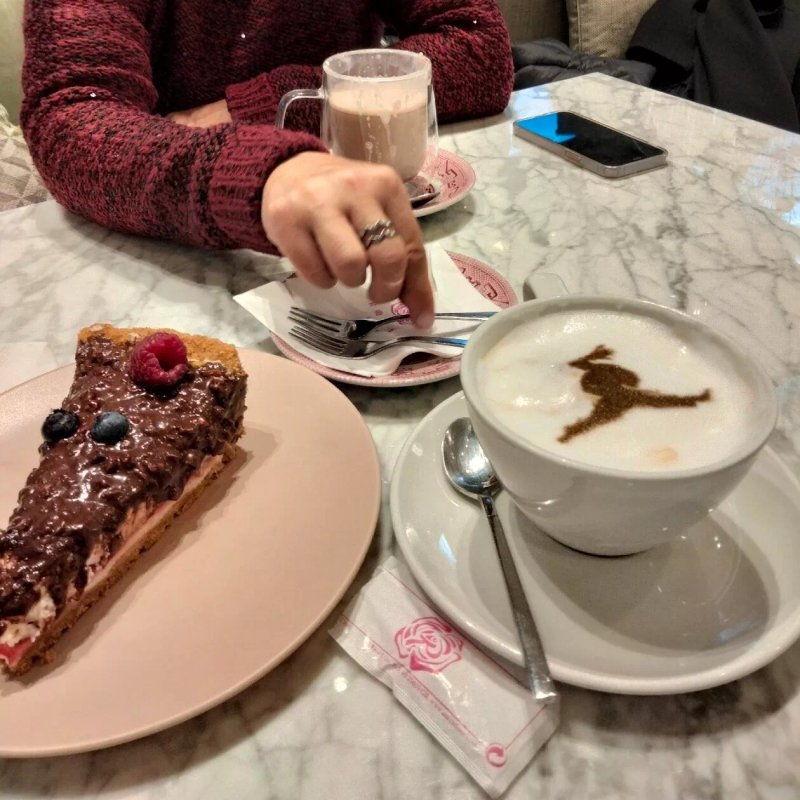 Rosas Cafe