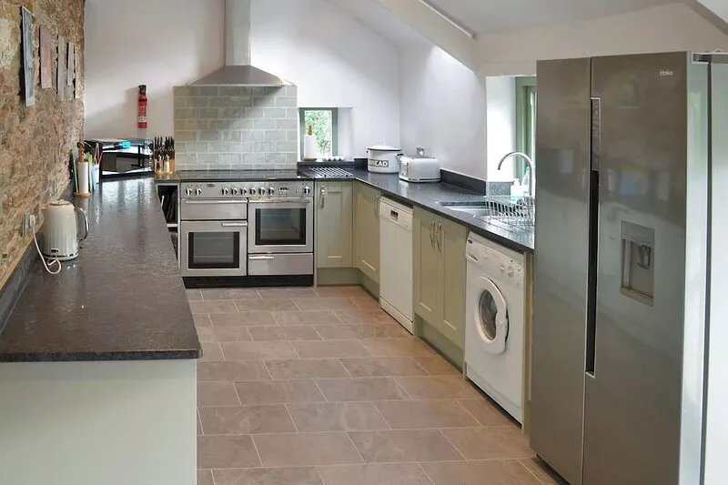 5 bedroom accommodation in Boreston, near Totnes