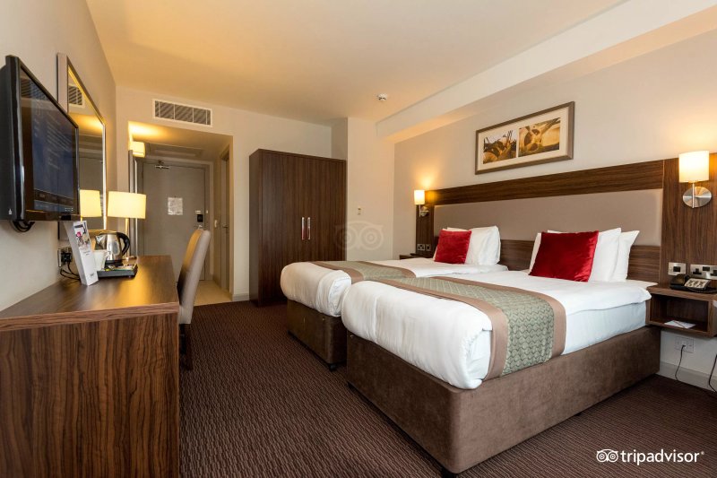 Heston Hyde Hotel